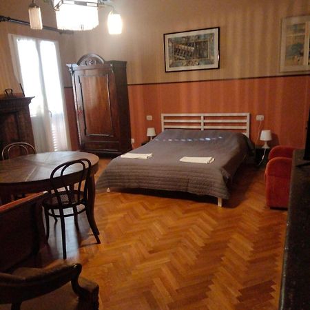 San Petronio Room And Suite Rooms - By Bolognacentro Luxuryh Εξωτερικό φωτογραφία