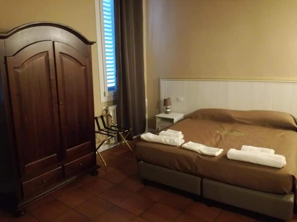 San Petronio Room And Suite Rooms - By Bolognacentro Luxuryh Δωμάτιο φωτογραφία